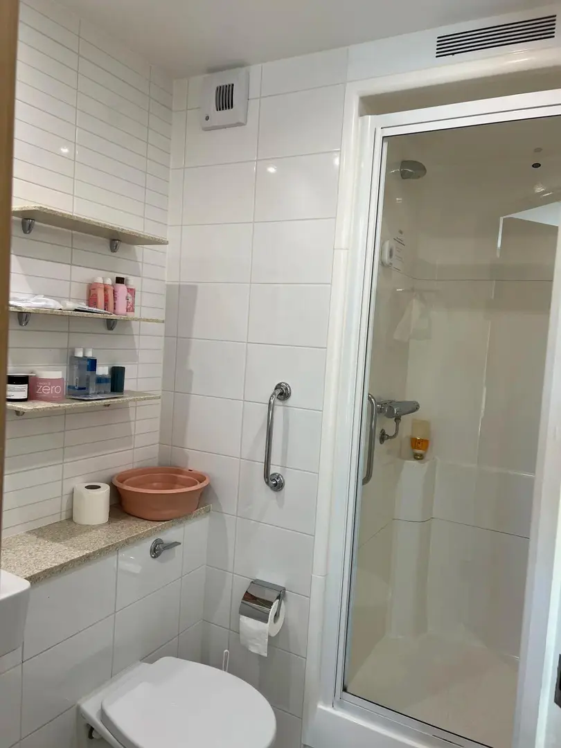 找愛丁堡GS校區的寶接手這個朝陽ensuite！