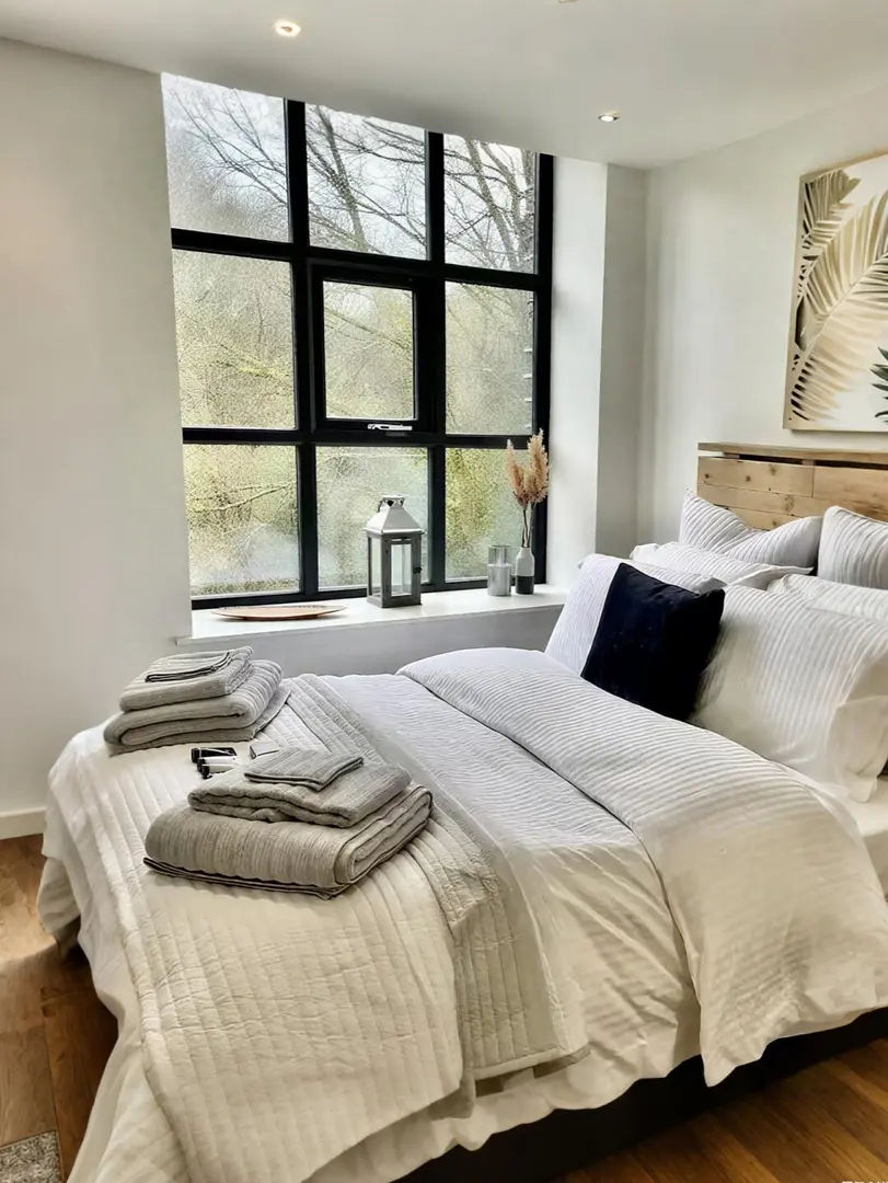 畢業回國 轉曼徹斯特2b2b 骨折價急❗️