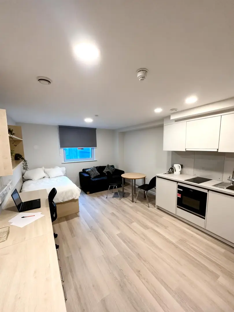 轉諾丁漢近學校一個人包bill的小窩～