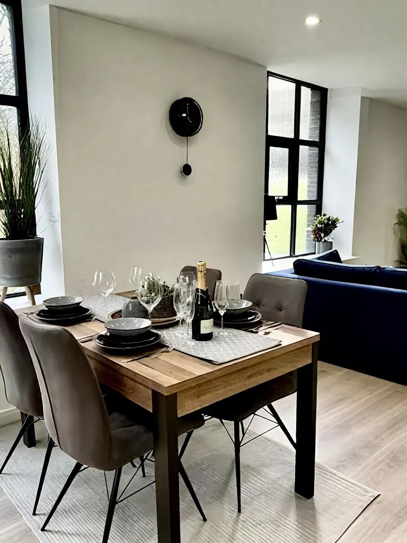 畢業回國 轉曼徹斯特2b2b 骨折價急❗️