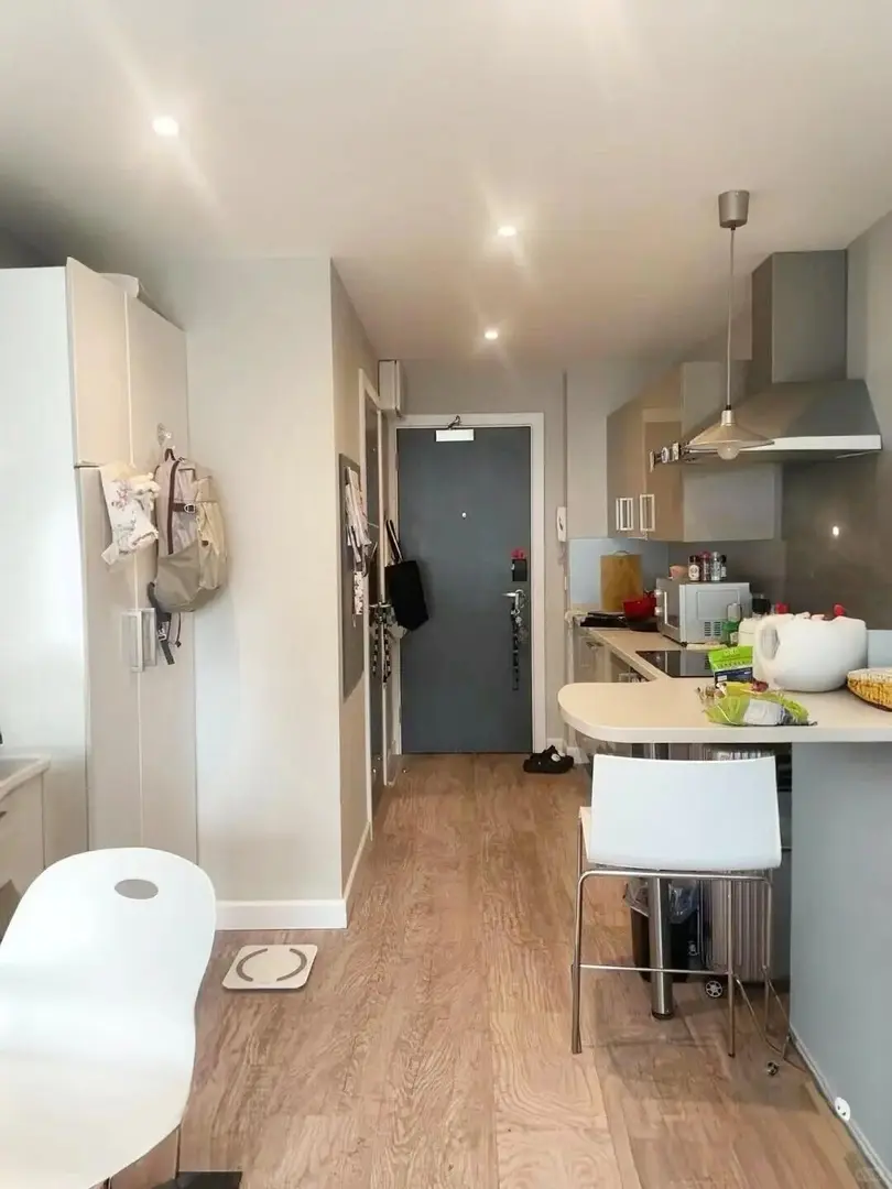 曼城低價轉🐷 帶洗衣機studio～包bills