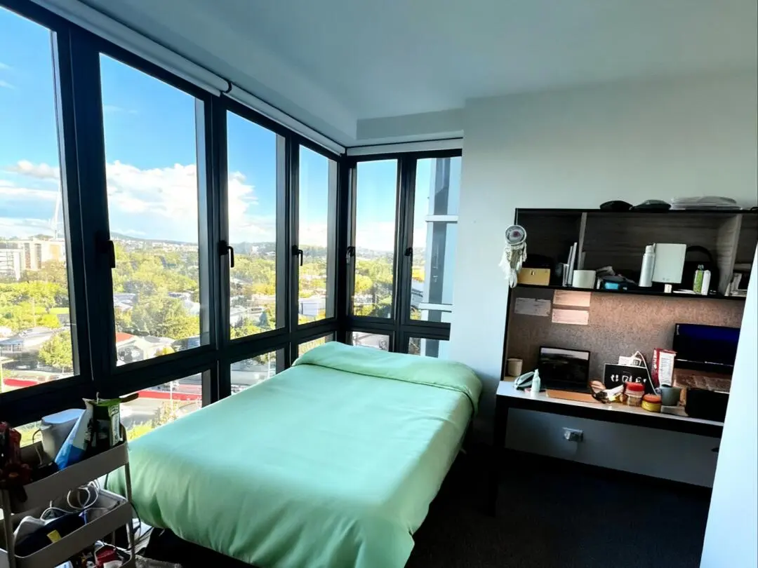 南安普頓轉租studio｜陽光房落地大窗🙌