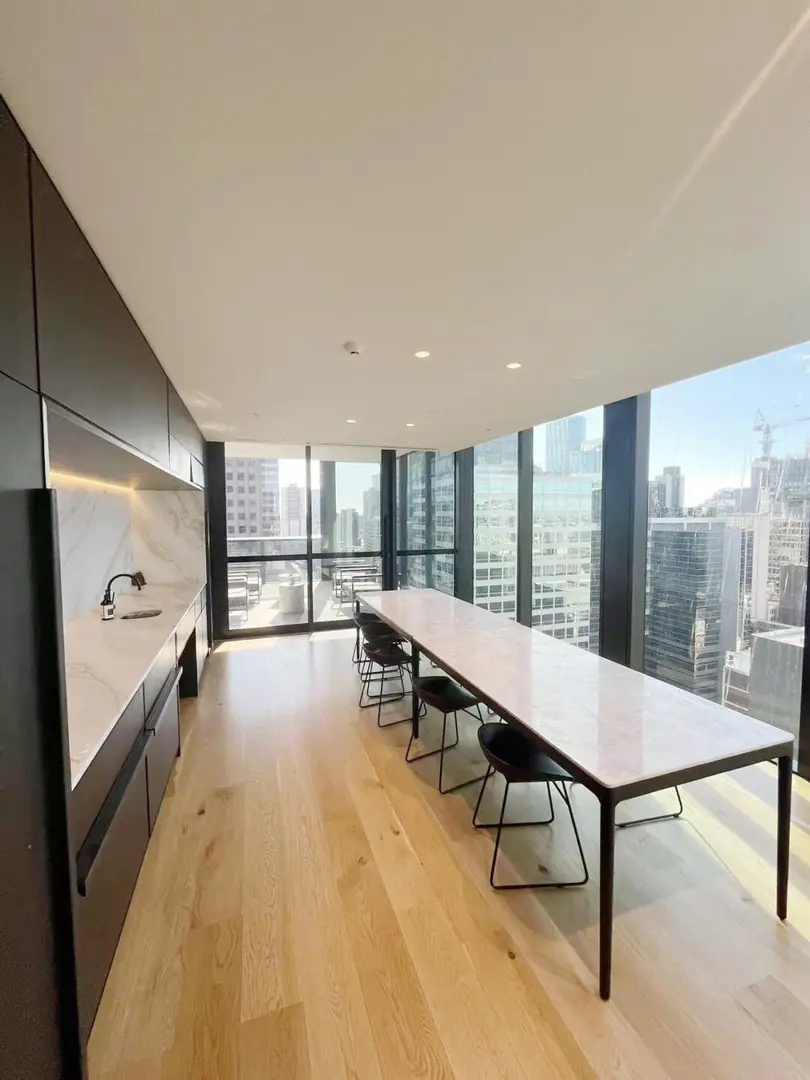 雪梨｜轉租一間2b2b雙窗拐角的戶型