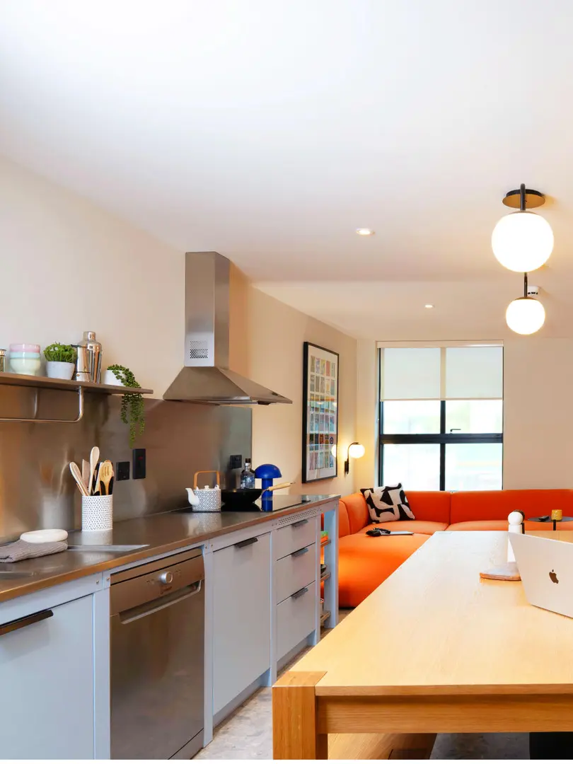 曼城學校旁ensuite沒人要嘛？2xx免水電