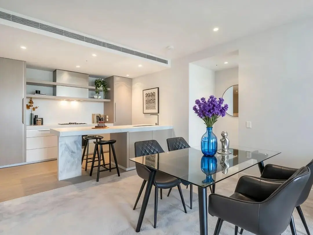 墨爾本大學附近｜超大落地窗，視野清晰