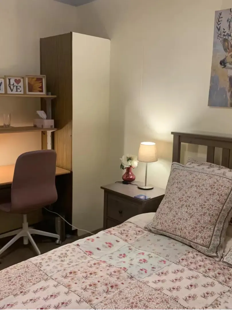 搬去和閨蜜住，給雪梨1b1b找主人～