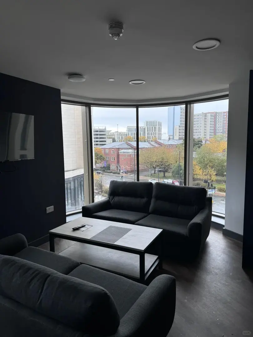 利茲tribeka轉租studio，有人要嗎？