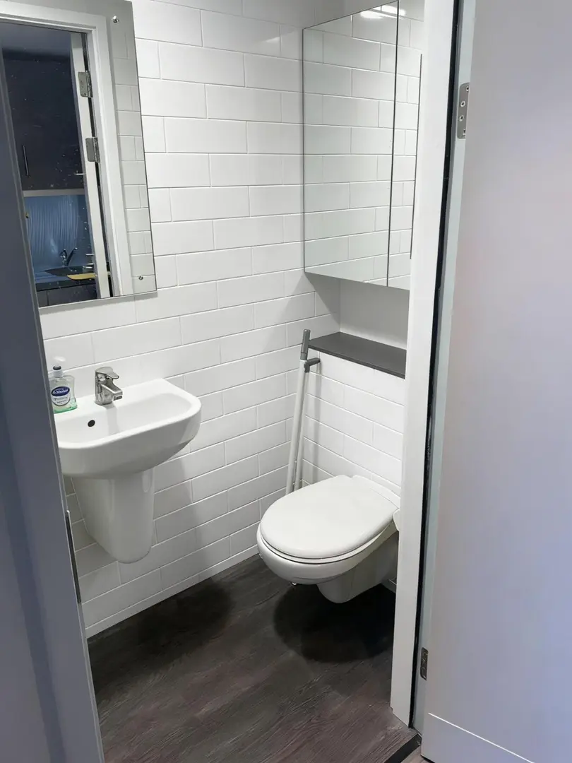 布里斯班要搬走，400pw誰接這個studio