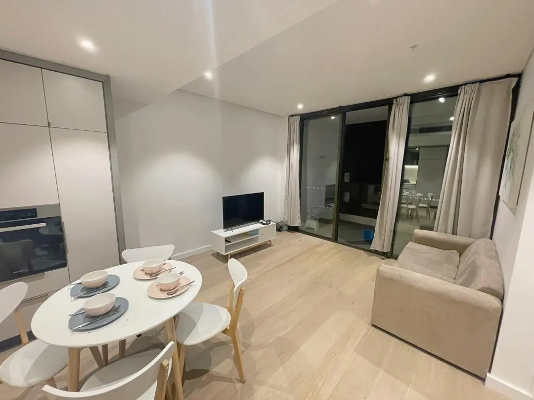 雪梨83 Harbour2b1b 步行到學校