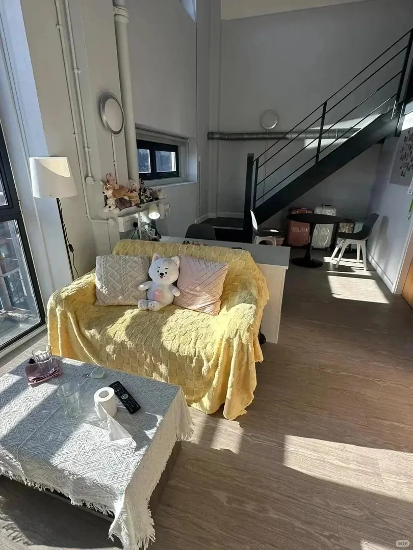 利茲25fall，出一間便宜loft studio，27㎡