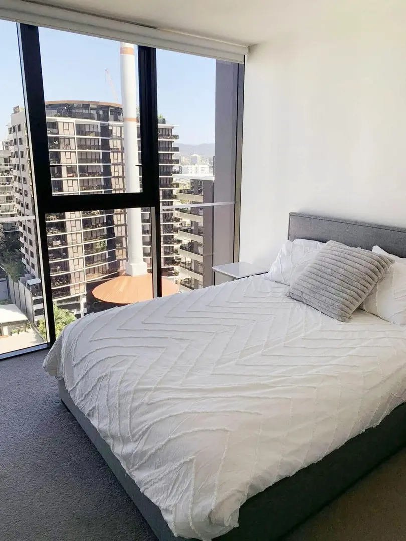 UQ旁低價➗2b2b可整可拼，26s1優先～