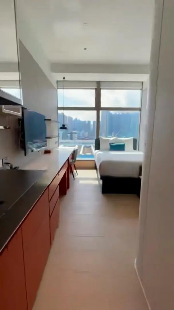 香港西九龍單人間轉租｜大落地窗➕獨立衛浴