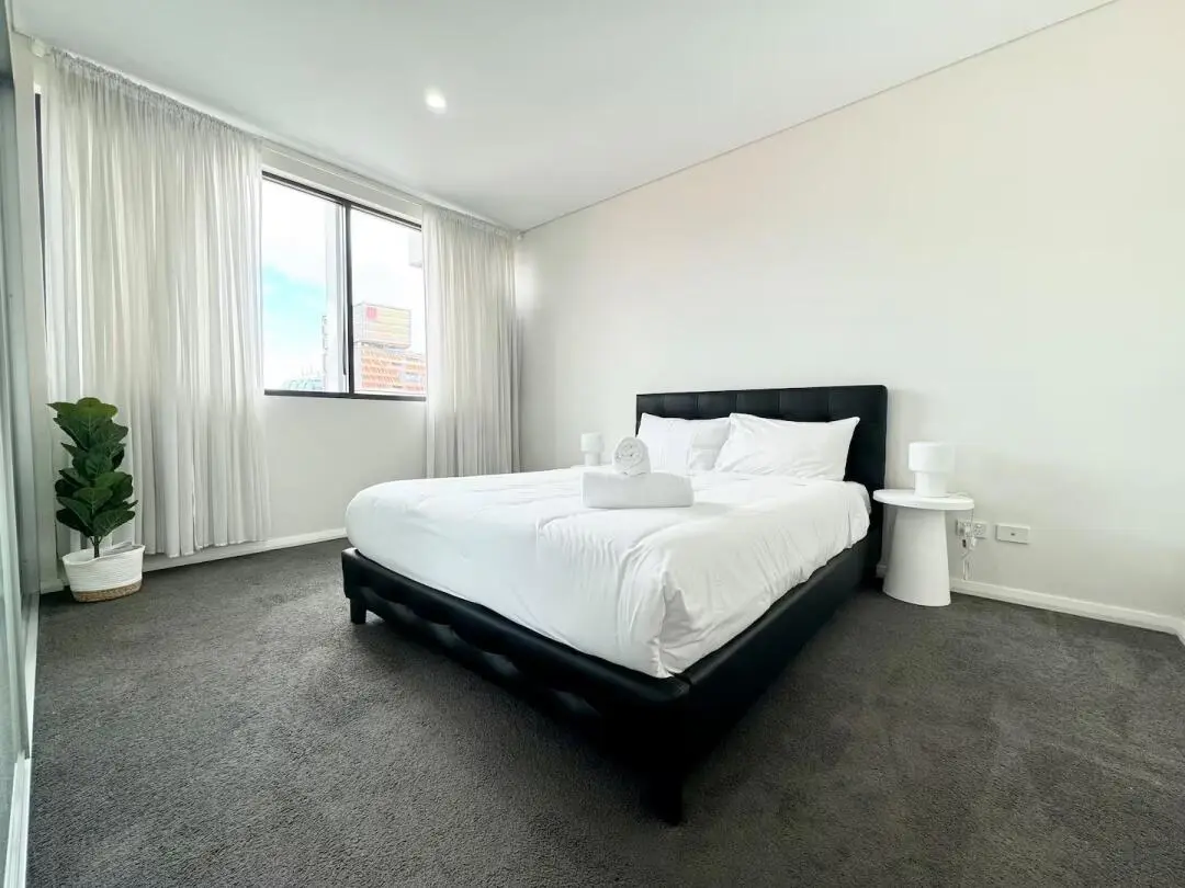 雪梨3b2b找室友，帶2個車位