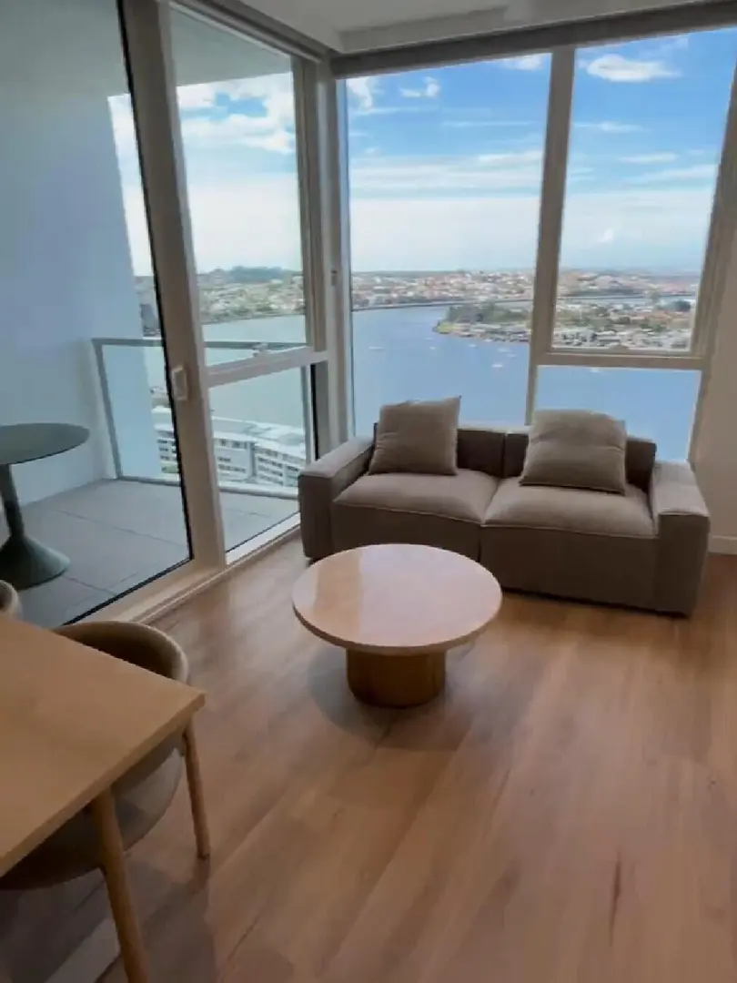 離譜！布里斯班留學上課通勤方式能坐船了？