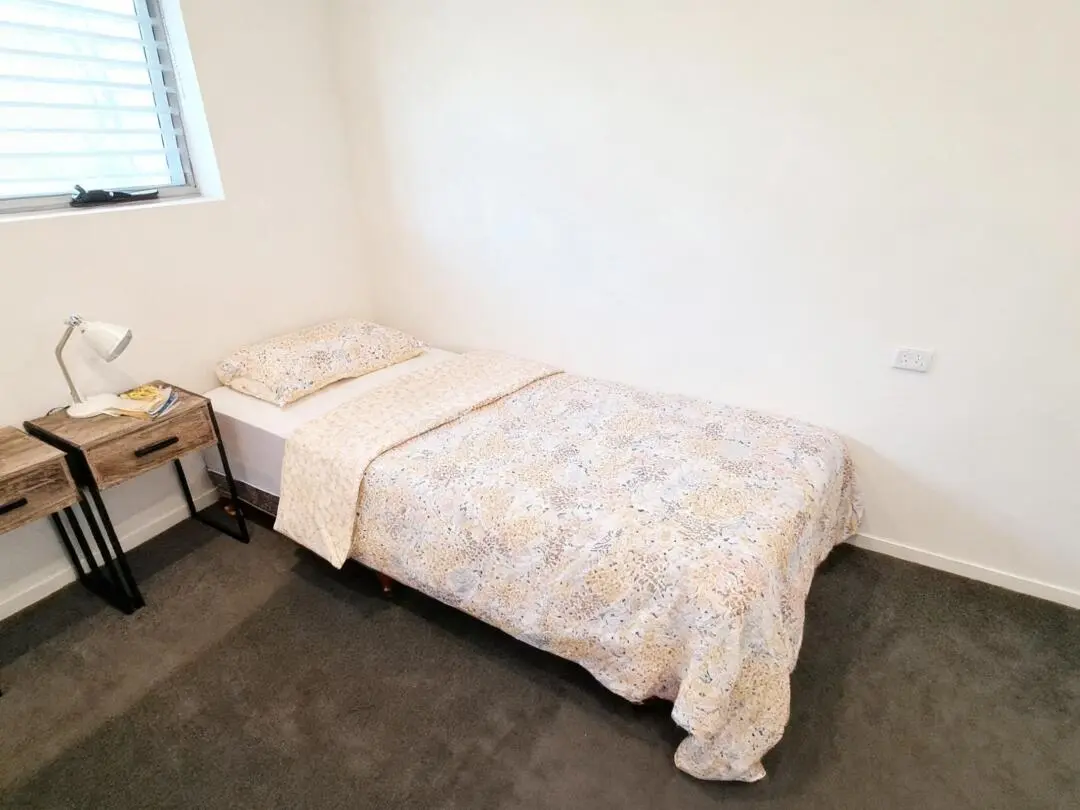 布里斯班26s1拼個女室友｜近UQ300pw帶陽台