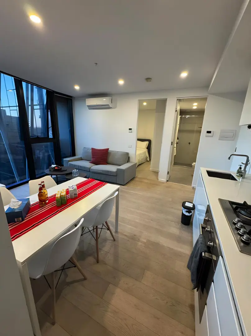 雪梨大學出自己住的2b2b，offer沒過