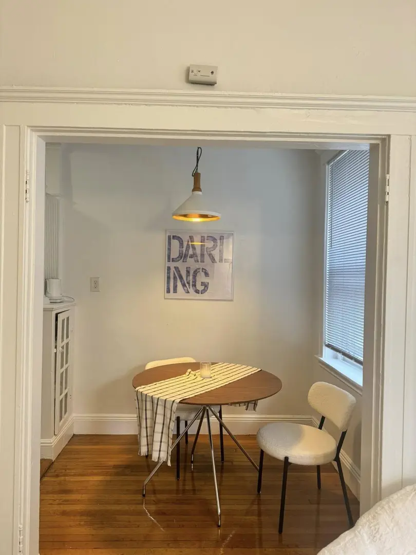 急轉UCL附近的1b，300ppw可長短租哦～