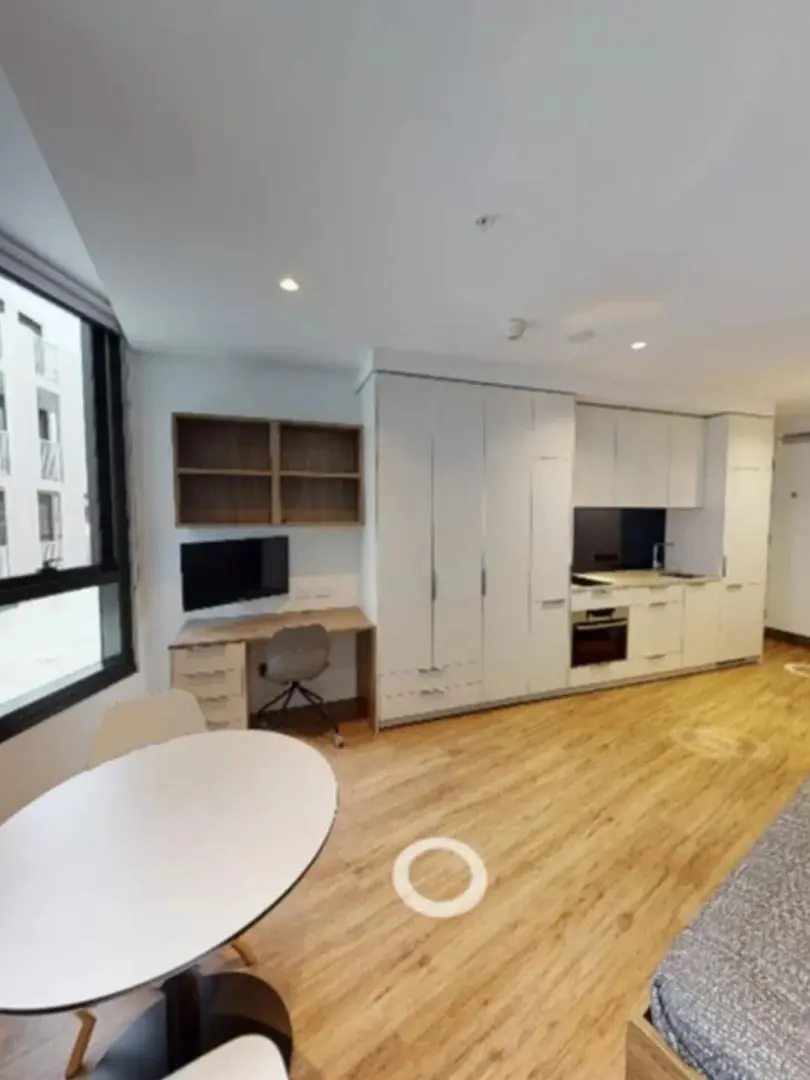 墨大步行10分鐘學生公寓，4⃣️開頭包bill～