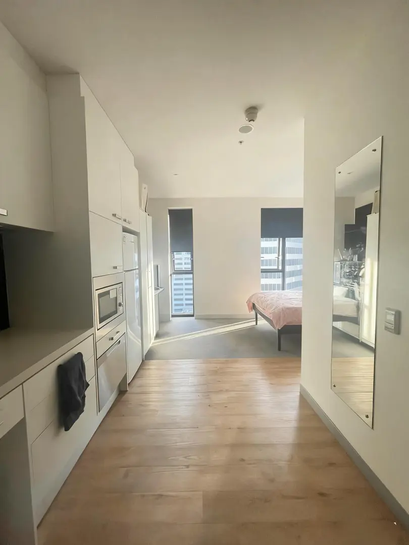 墨爾本學校門口studio雙窗包bill 房東直租