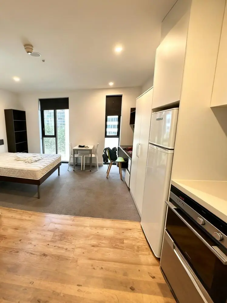 墨爾本學校門口studio雙窗包bill 房東直租