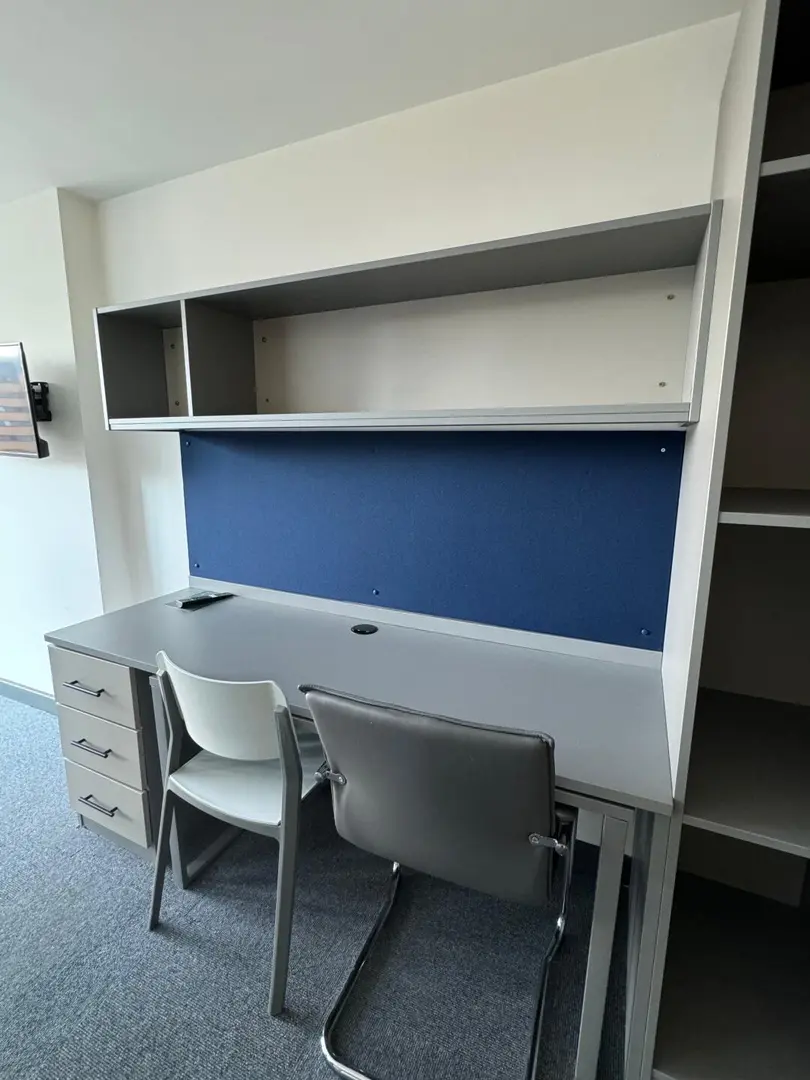 步行到利茲大學落地窗studio｜帶獨立洗衣機