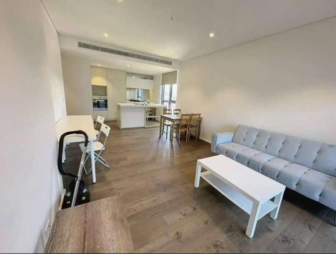 雪梨1b1b帶陽台，採光是真的好