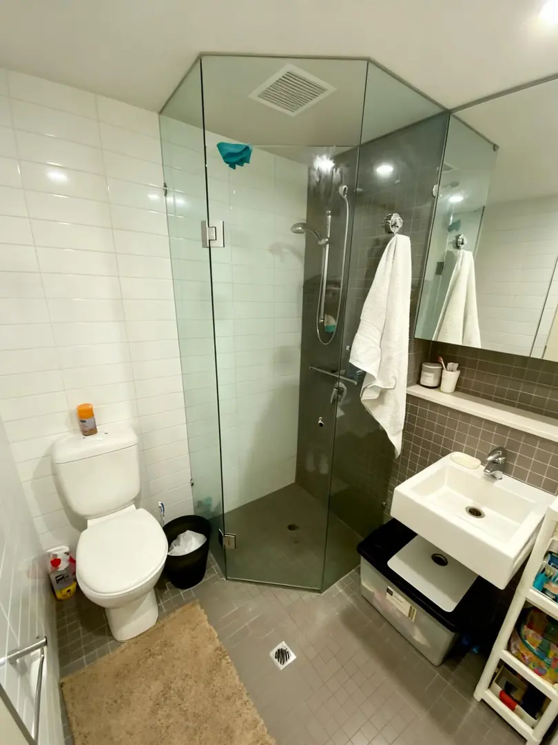 墨爾本落地窗1b1b帶家具～地平線價出！