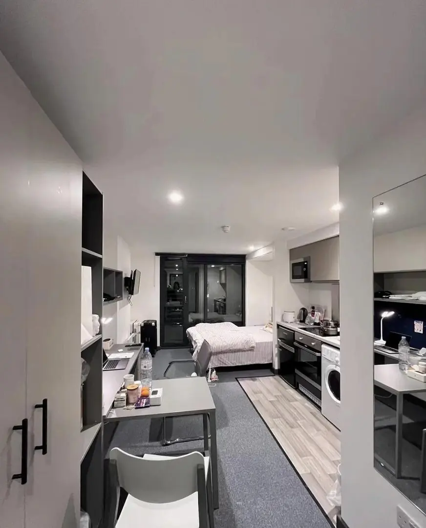 華威大學打算回去啦，帶洗衣機的studio求接