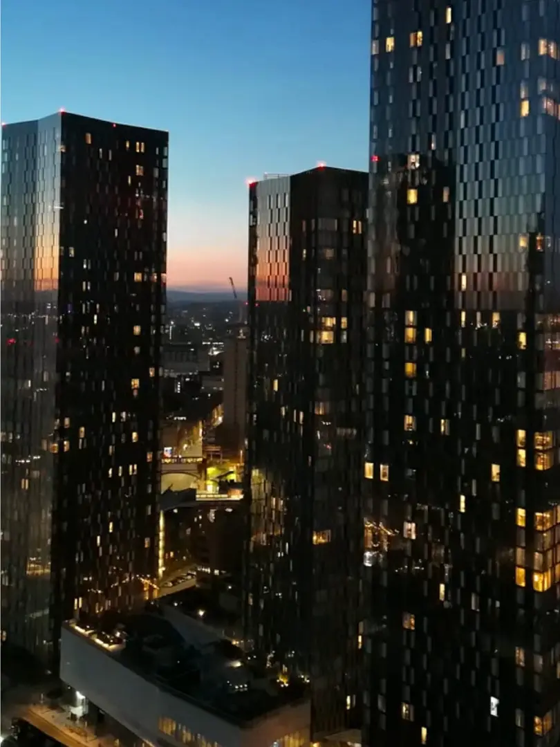 曼徹斯特的天空是什麼顏色的🤔