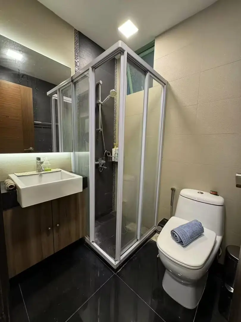 🇸🇬新加坡近地鐵普通房出租！