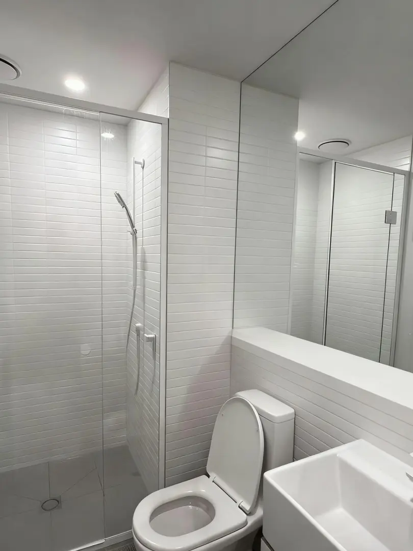 著急回國 轉租墨爾本校門口1b1b，房東直出