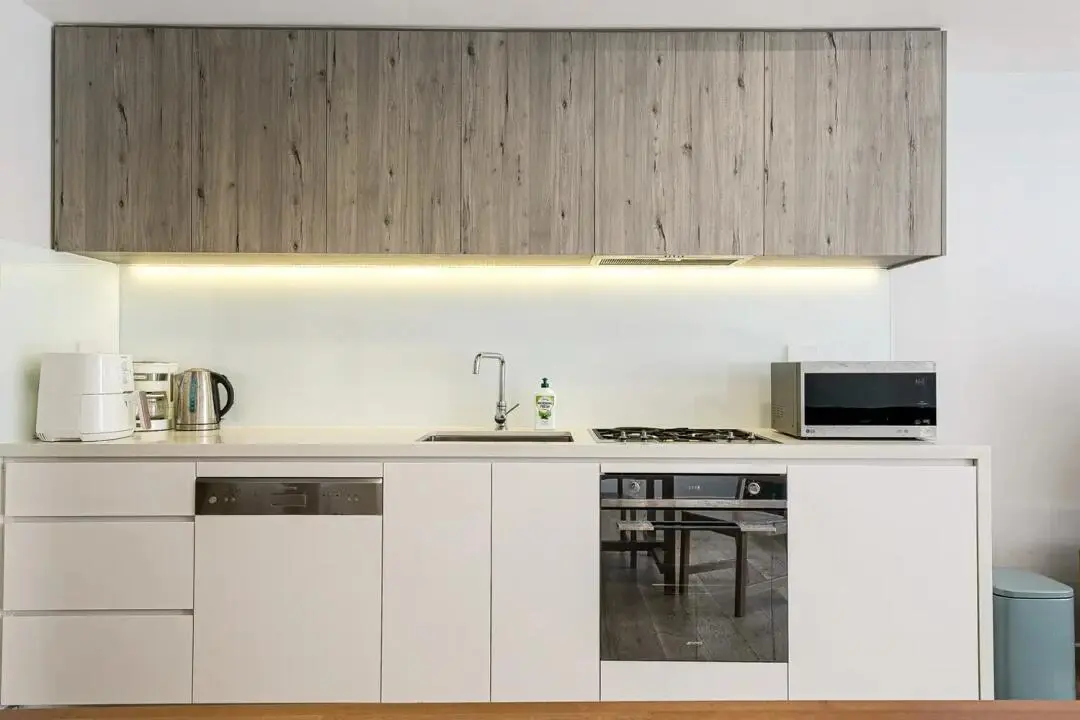 雪梨轉租1b1b，交通方便