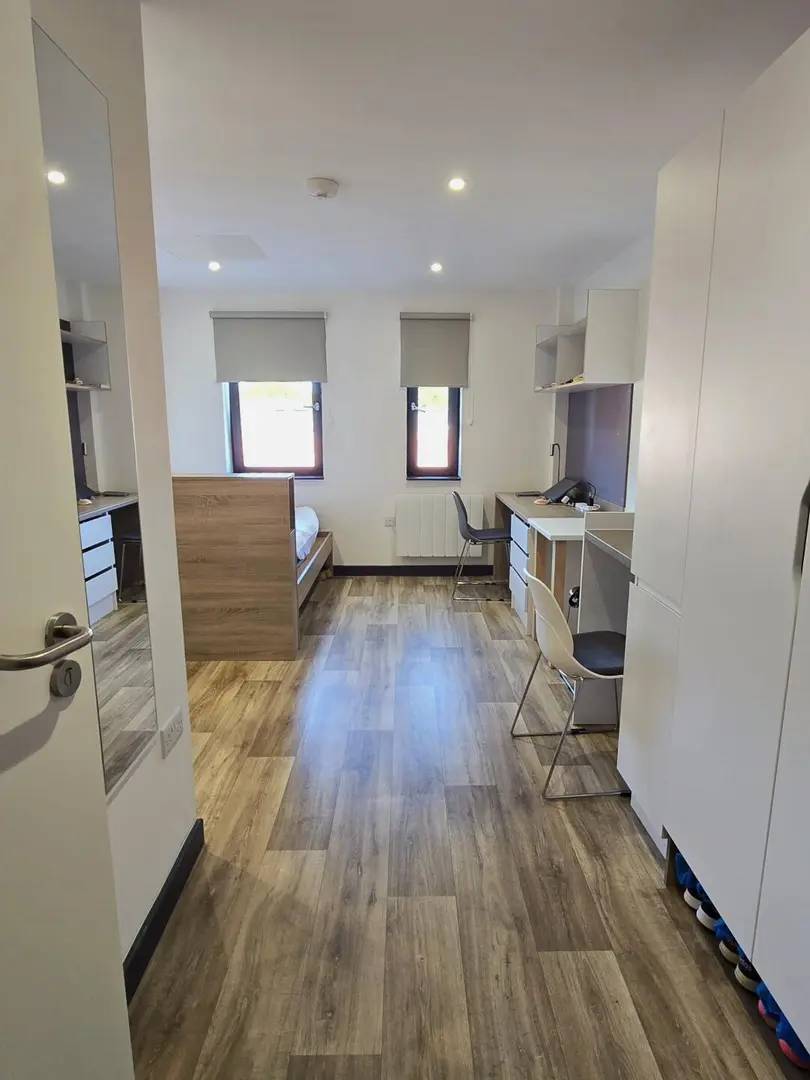 考文垂26fall開局｜1xxpw studio可雙人入住