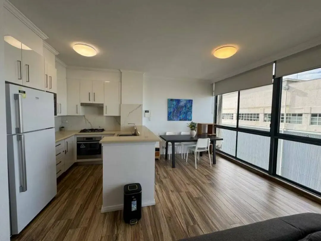 Waterloo 中高層2b2b 可發視頻