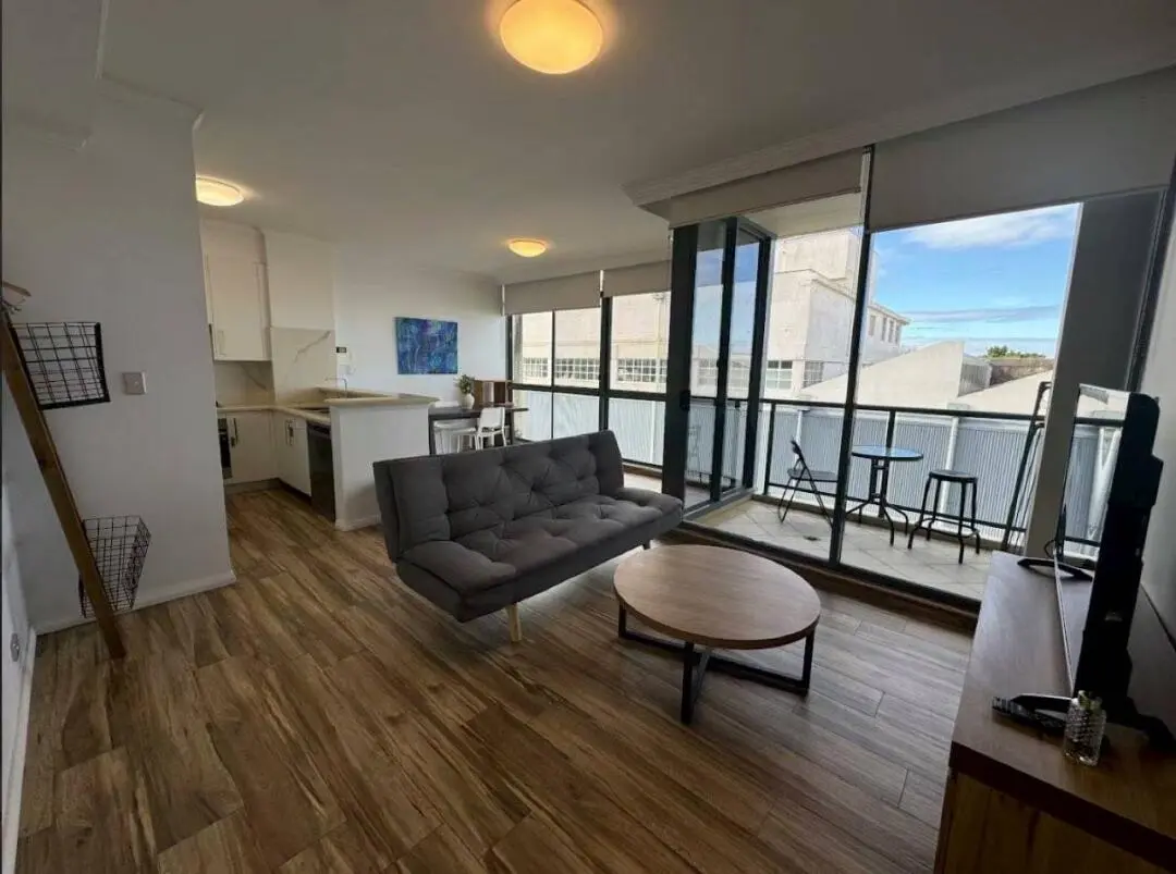 Waterloo 中高層2b2b 可發視頻