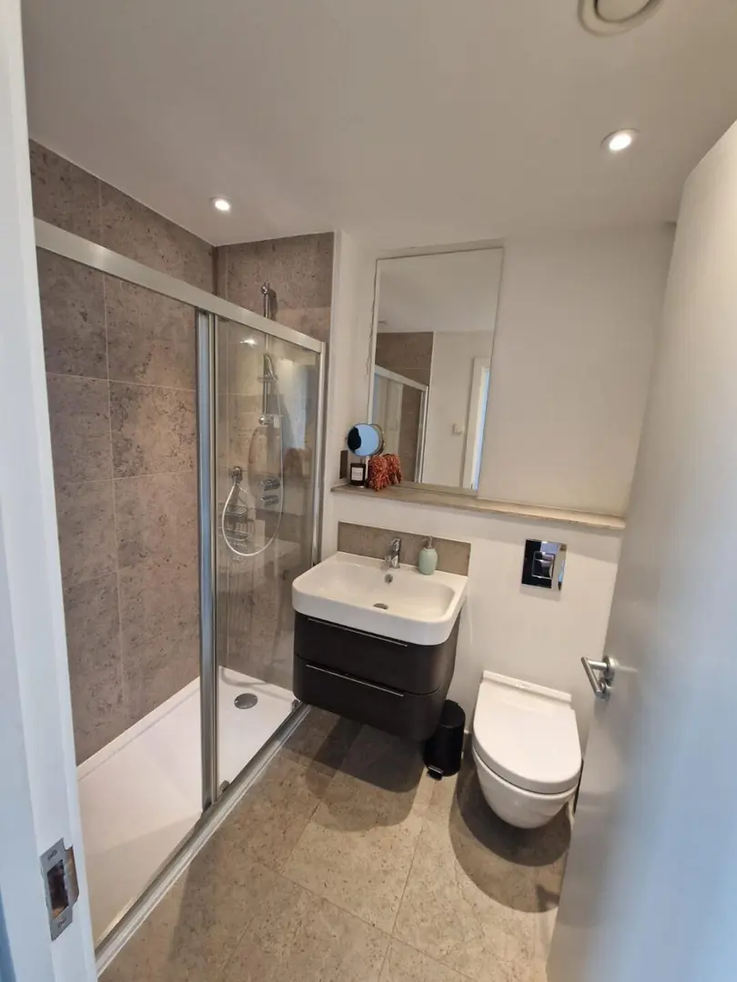 倫敦City溫馨1b1b轉租！急出可小🔪！