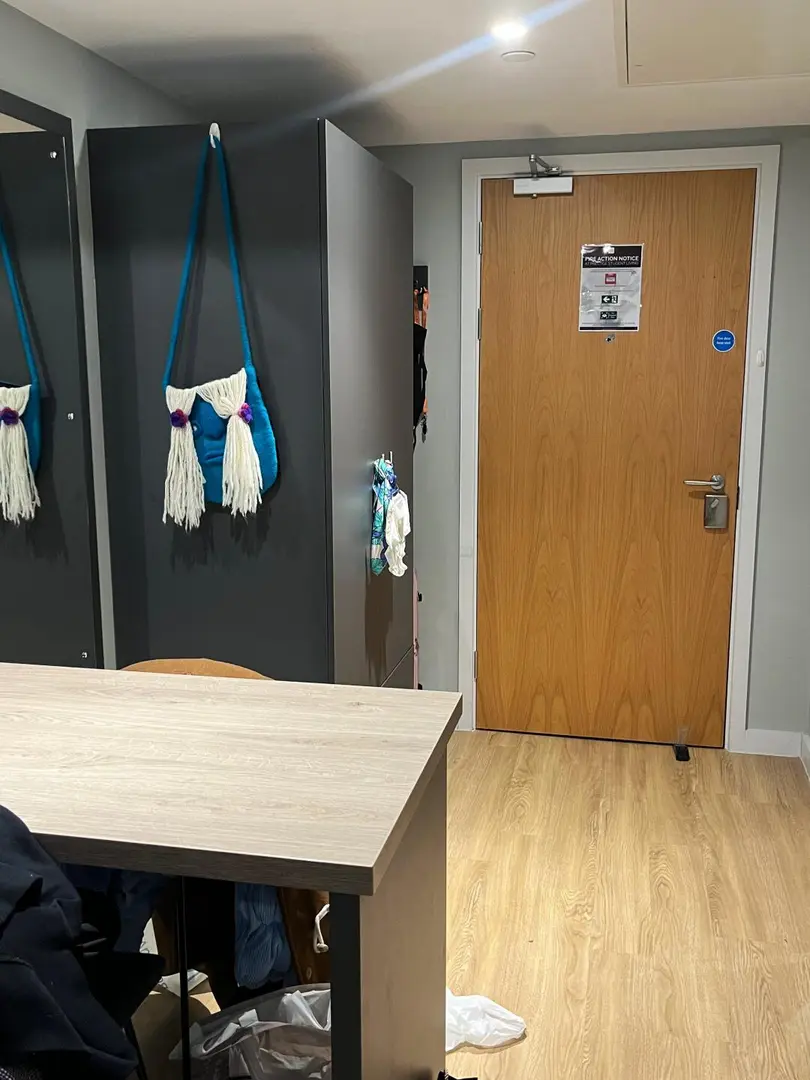 步行10分鐘到利茲大學，22m²studio包bill