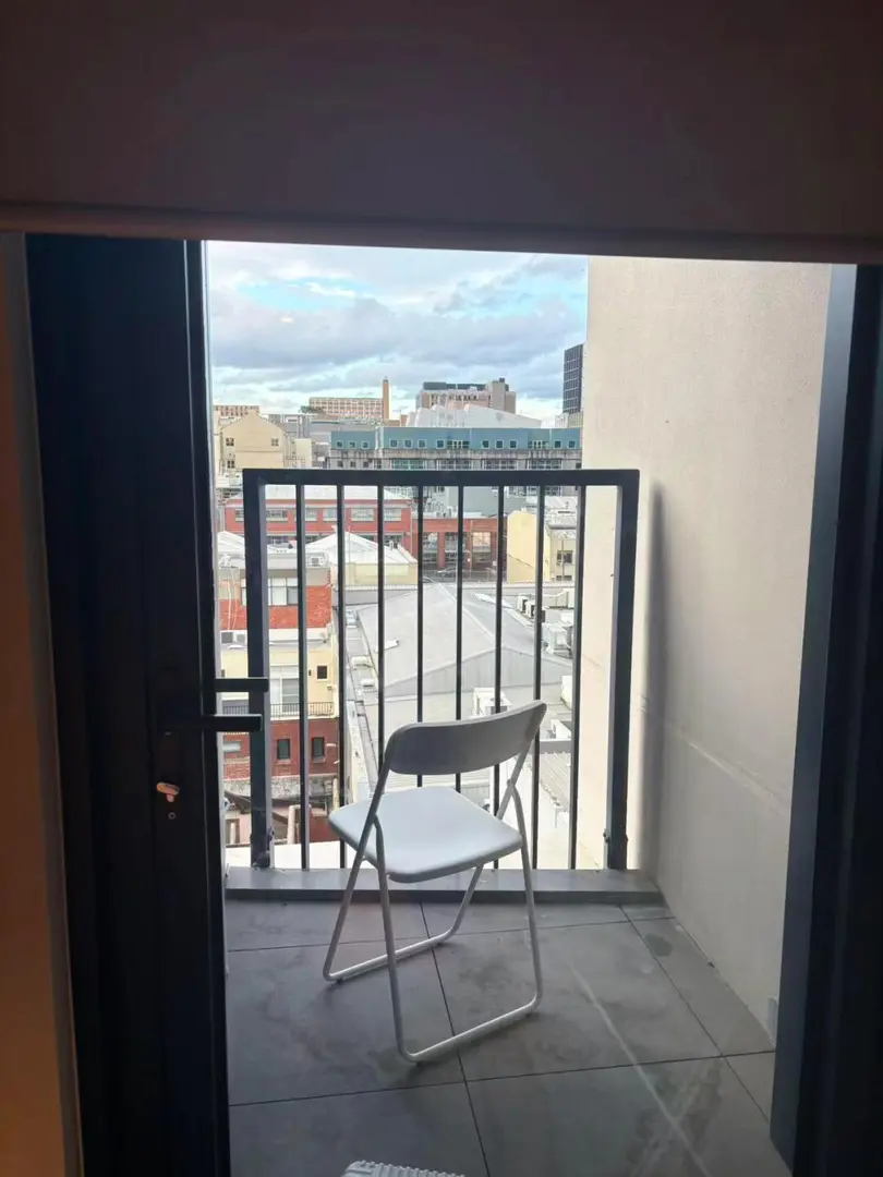 墨爾本帶陽台studio，明年二月份出～