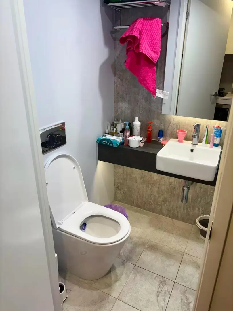 墨爾本帶陽台studio，明年二月份出～