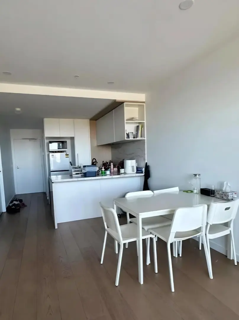 阿德莱德拼拼拼包bill的室友