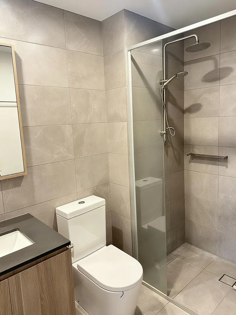 幫房東轉布里斯班1b，近UQ、🥬包bill