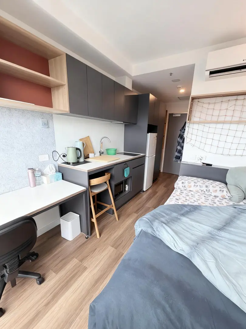 墨爾本studio，走路上學包bill還帶落地窗！