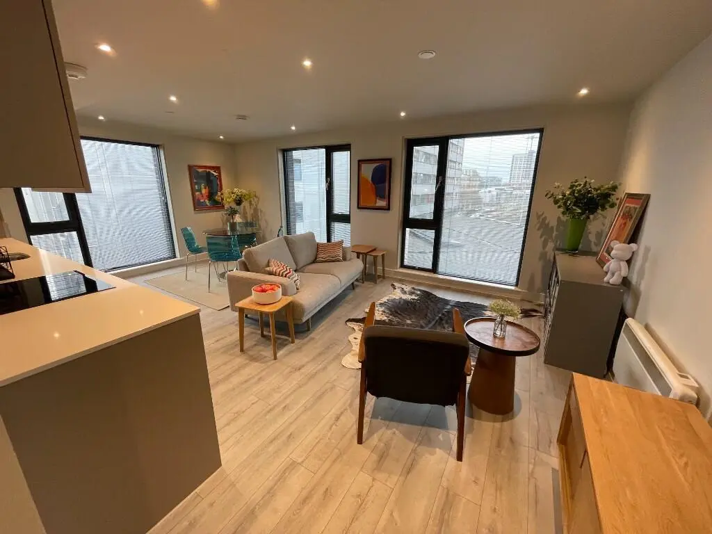 【KCL核心床位 限時招募一名室友！】🎓