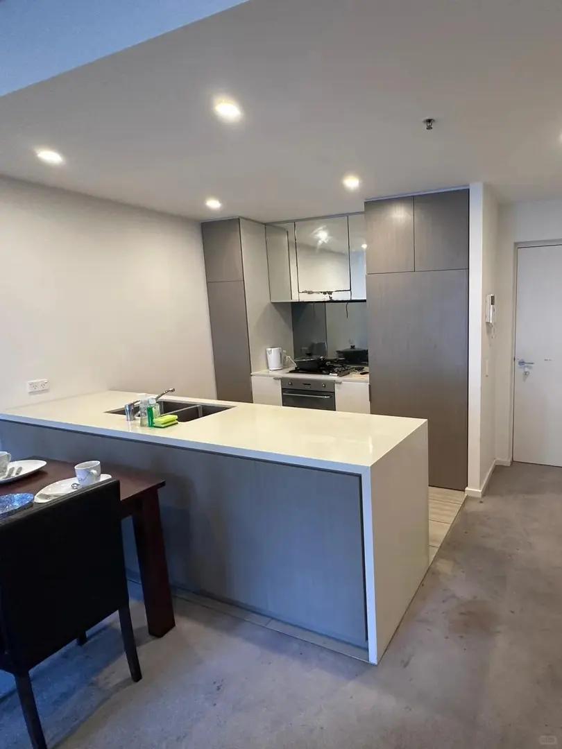 布里斯班帶陽台1b1b找下任租客～包bills