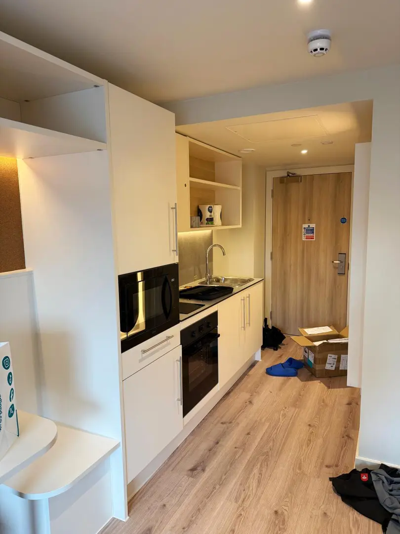 伯明罕市中心帶落地窗studio➗｜免押、定金