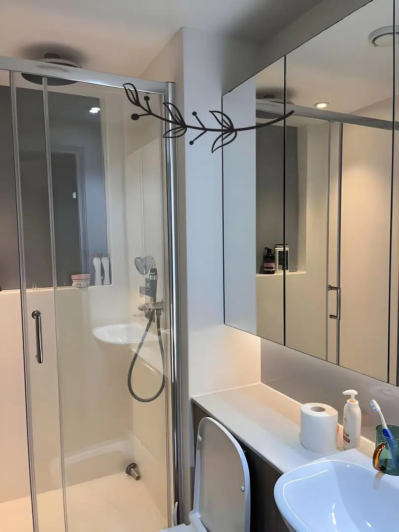 近利茲大學｜大落地窗studio還包早餐啊！