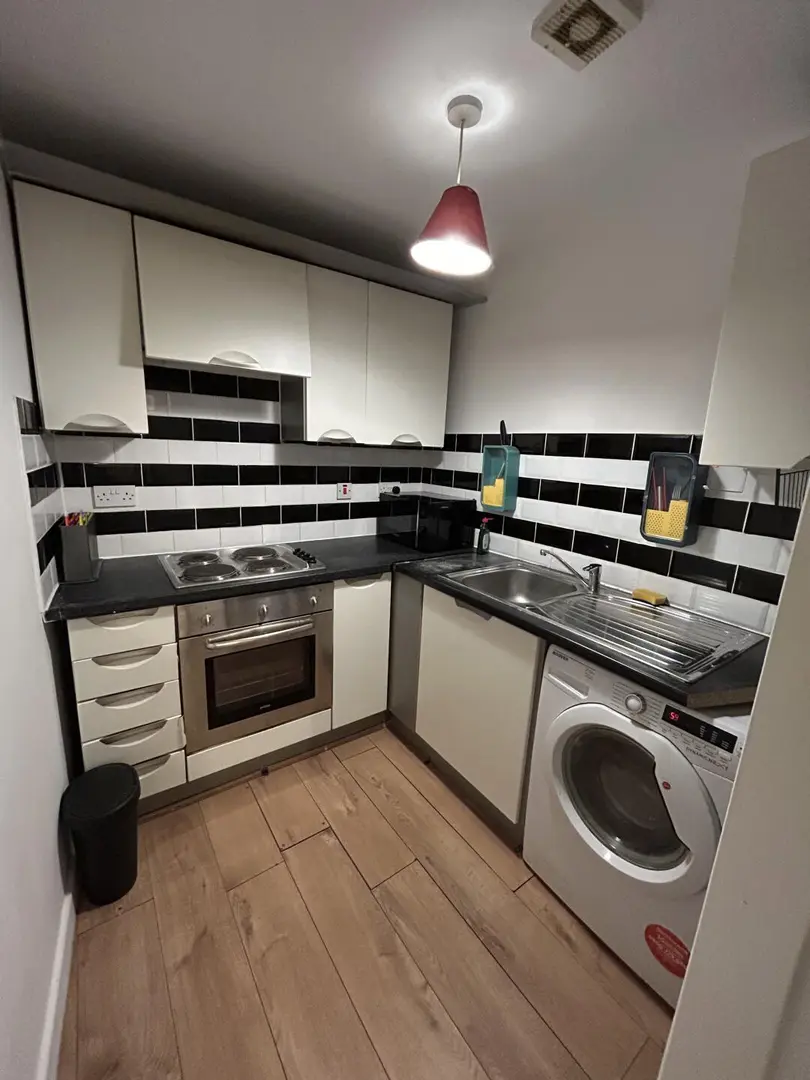 紐卡studio低價轉～急出 包bills❗️