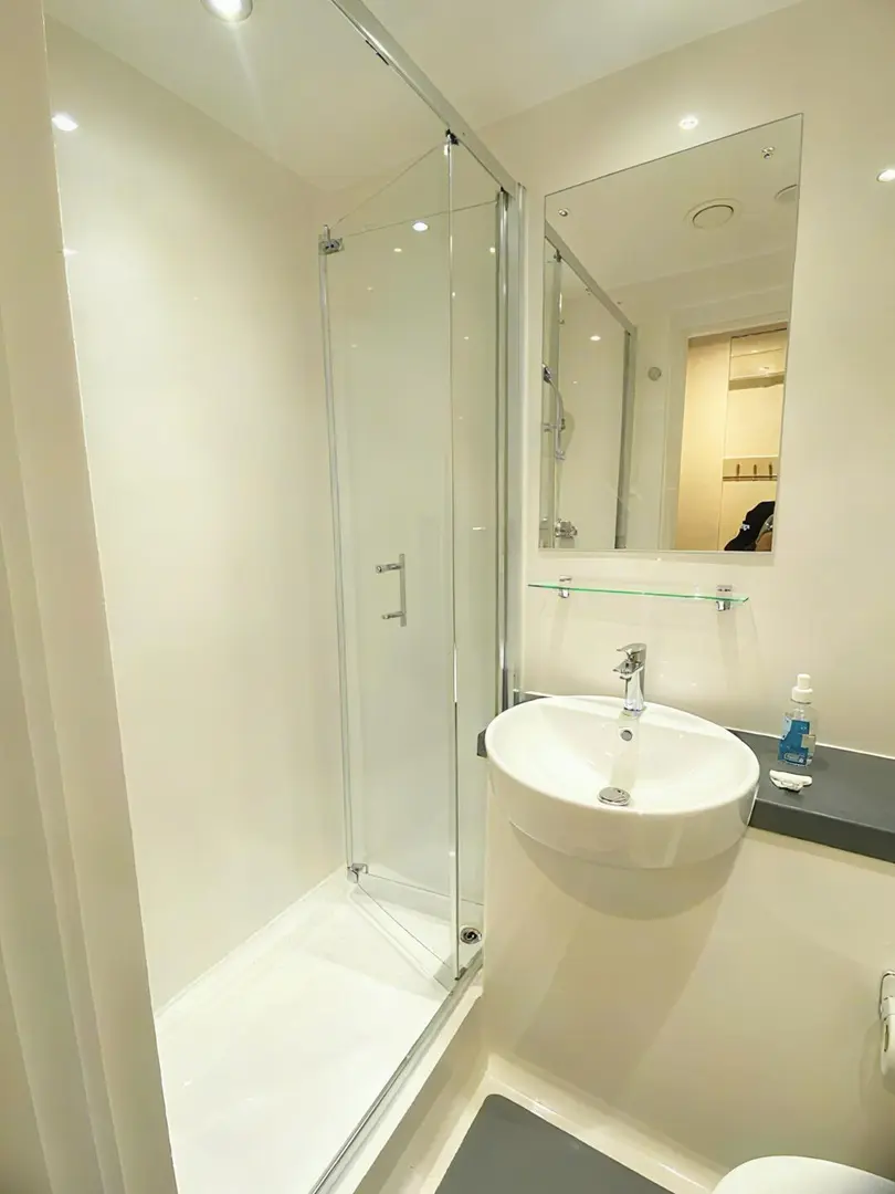 愛丁堡轉個大面積studio｜包bill300pw可短