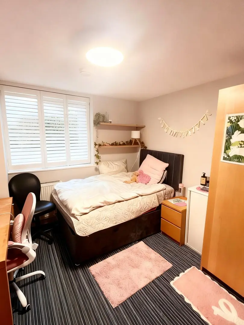 🇸🇬个人低价转租次卧｜包水电近Kaplan