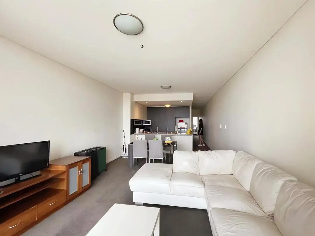 雪梨拼拼拼個不麻煩的室友，長期包bill